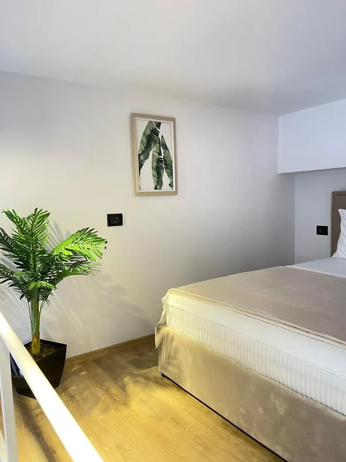 Duplex Lungomare Suites Vlore